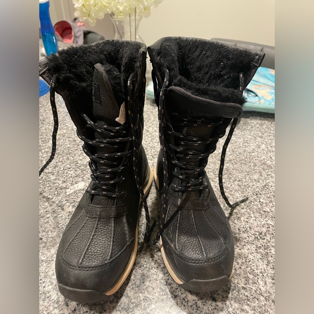 Black ugg snow boots